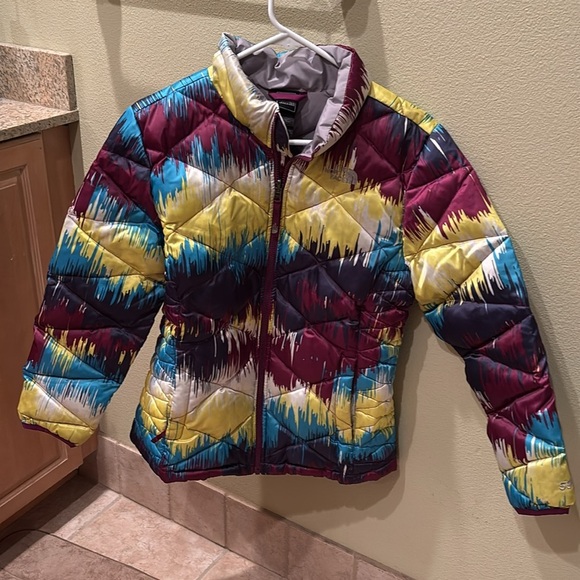 The North Face painted colorful girls size XL 18 puffer jacket - Picture 3 of 11